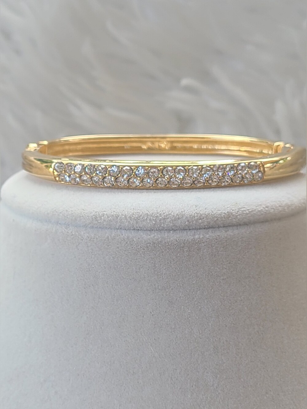Swarovski Gold Toned Crystal Pavé Bangle Bracelet - Excellent Condition Size S - Picture 3 of 9